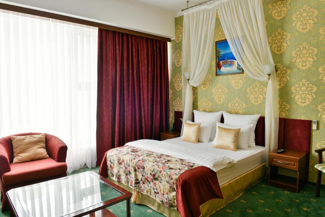 Park Hotel Stavropol Eksteriør bilde